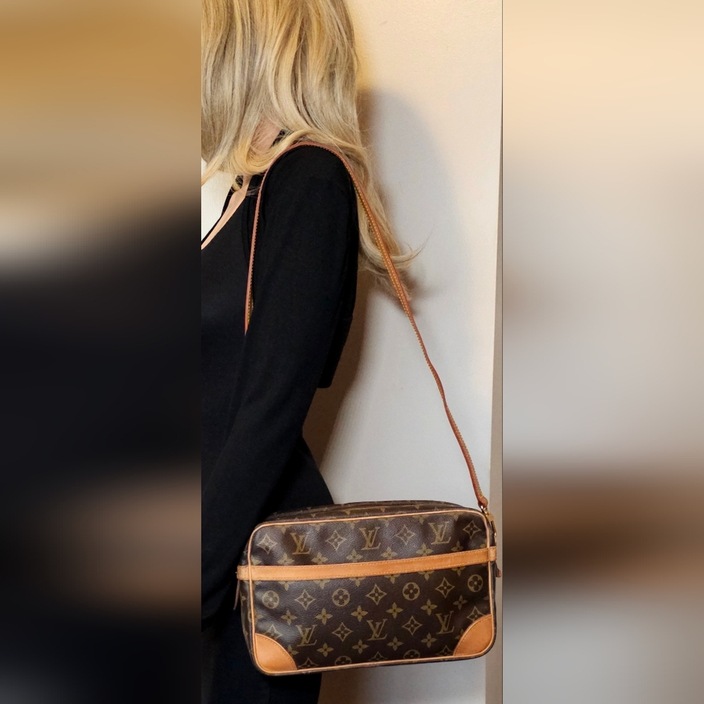 Authentic LOUIS VUITTON Monogram Compiegne 28 Shoulder Bag